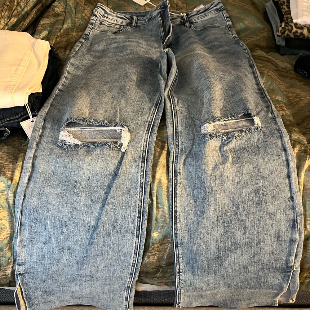 Risen- Stylish Blue Distressed  Jeans